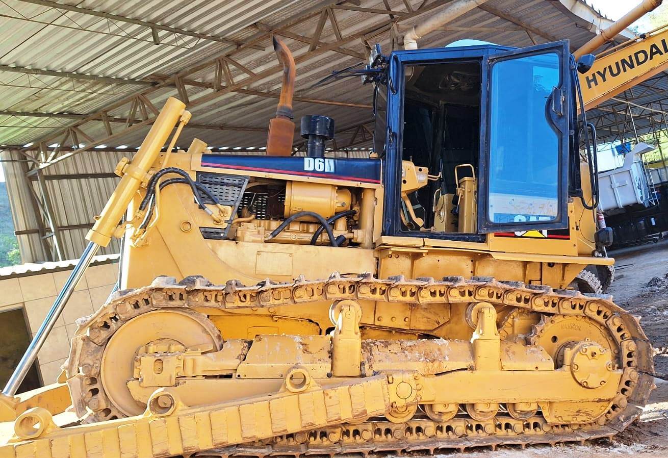 Trator Esteira CATERPILLAR D6EPS - 25K527