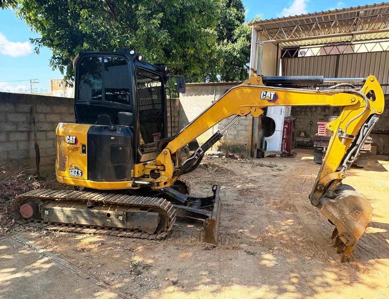 Mini Escavadeira CATERPILLAR 303.5 - 25L103