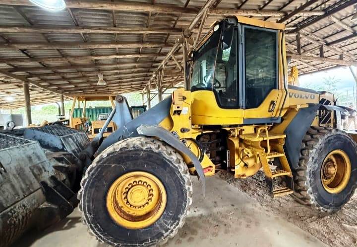 Carregadeira Pneu VOLVO L70F - 25L109