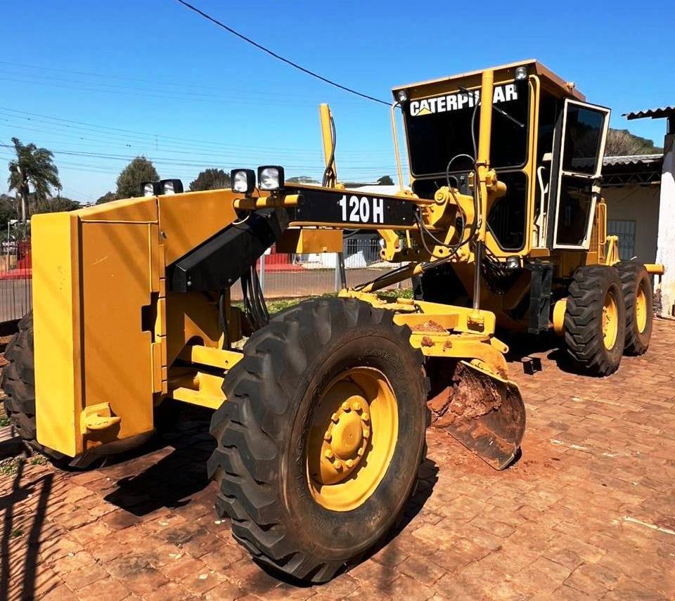 Motoniveladora CATERPILLAR 120H - 25L301
