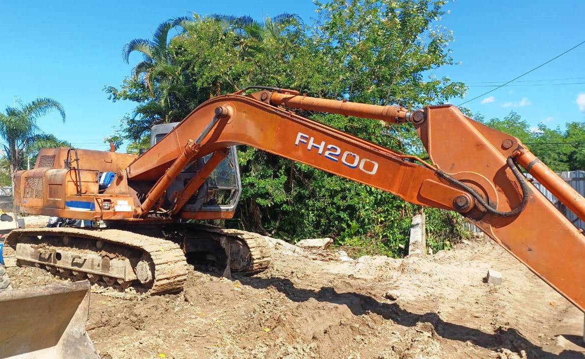 Escavadeira&nbsp;FIAT&nbsp;FH200 - 25L304