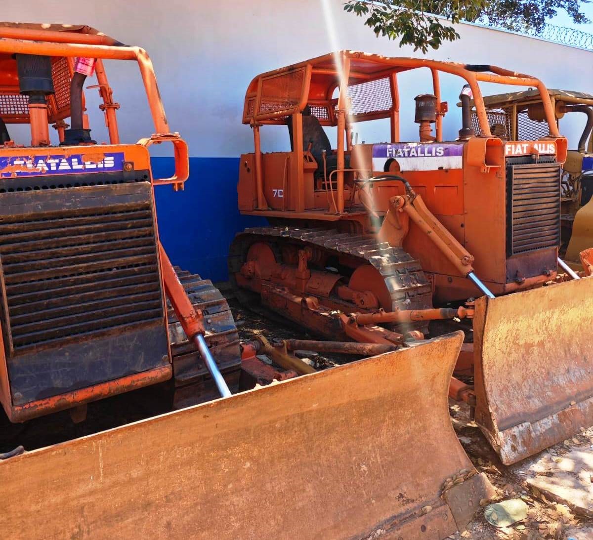 Trator Esteira FIAT 7D - 25L401