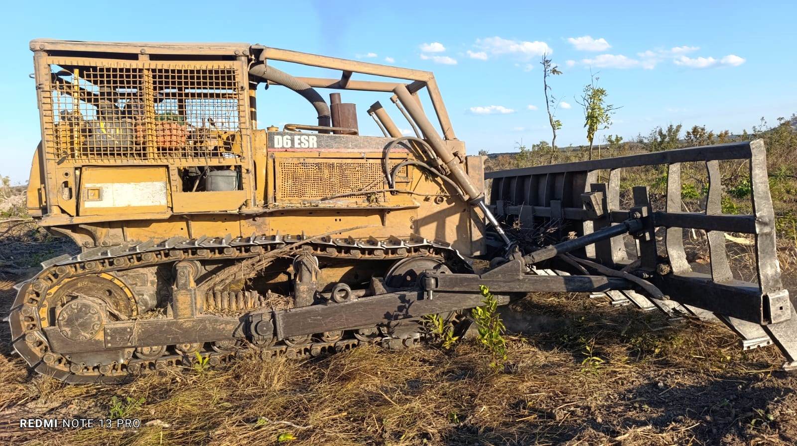 Trator Esteira&nbsp;CATERPILLAR&nbsp;D6ESR - 25L404