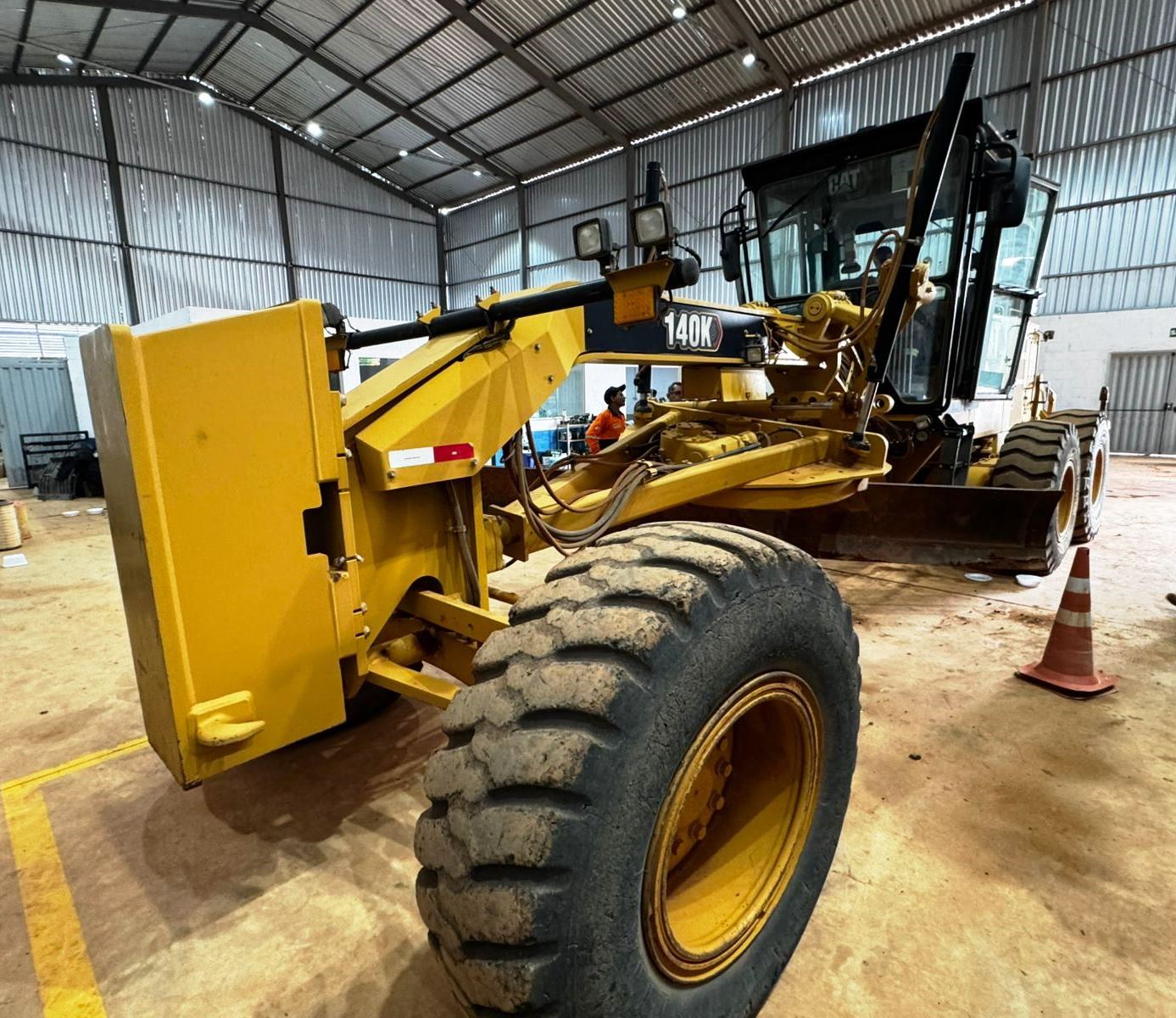 Motoniveladora CATERPILLAR 140K - 25L409