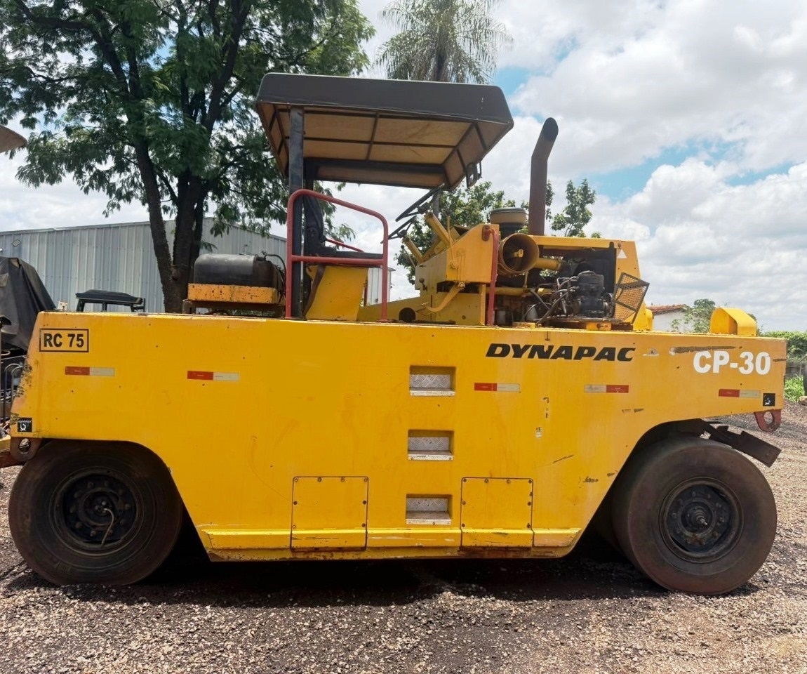 Rolo Compactador&nbsp;DYNAPAC&nbsp;CP30 - 25M106
