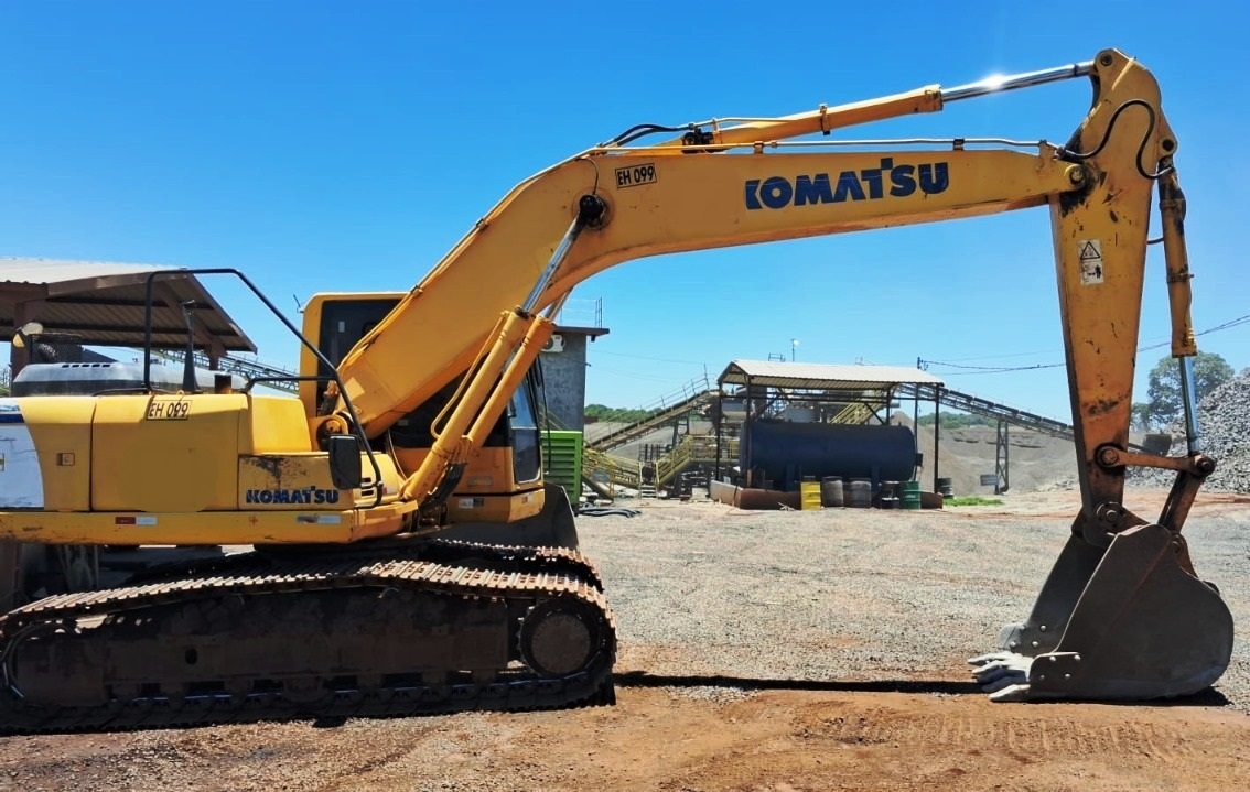 Escavadeira&nbsp;KOMATSU&nbsp;PC200 - 25M108