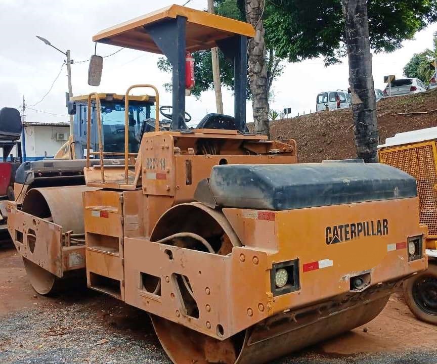 Rolo Compactador&nbsp;CATERPILLAR&nbsp;CB534 - 25M211