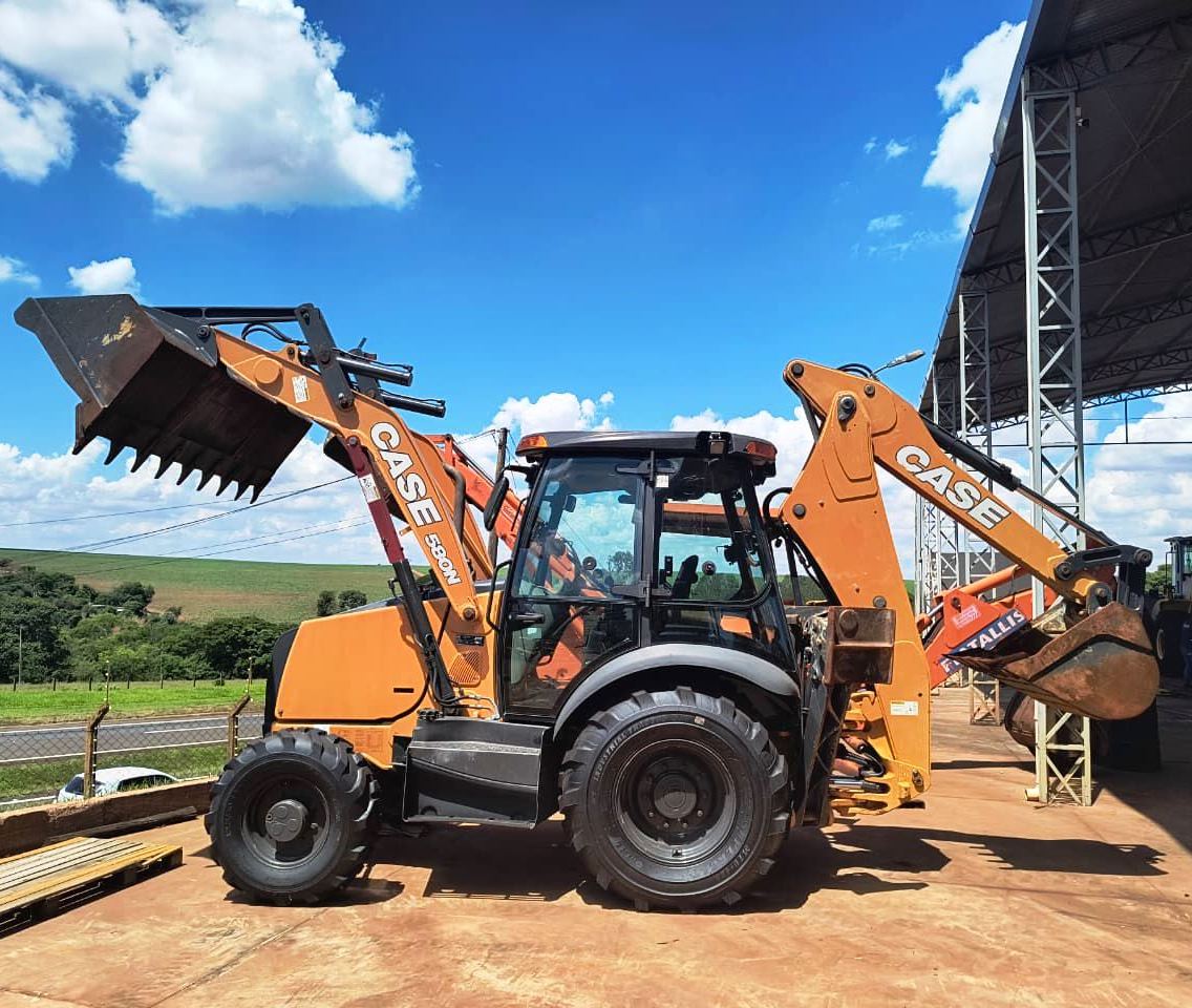 Retro Escavadeira CASE 580N - 25M213