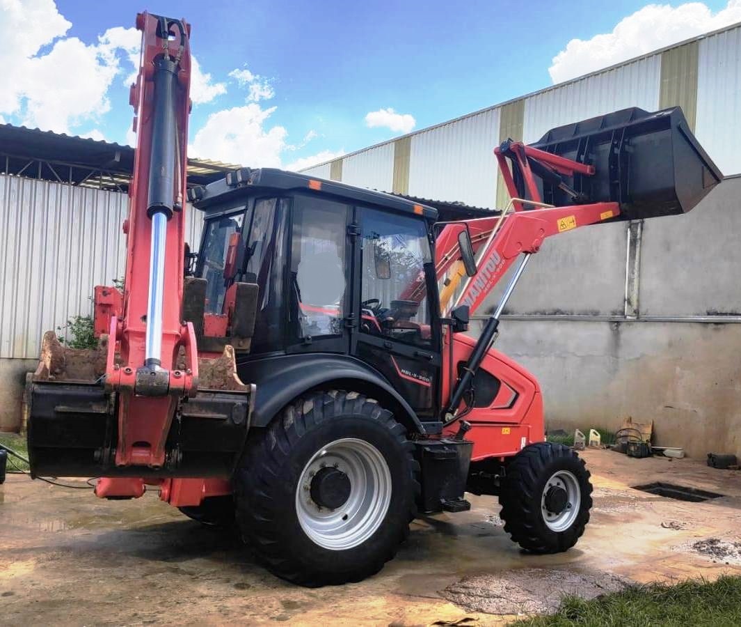 Retro Escavadeira&nbsp;MANITOU&nbsp;MBL-X-900 - 25M401
