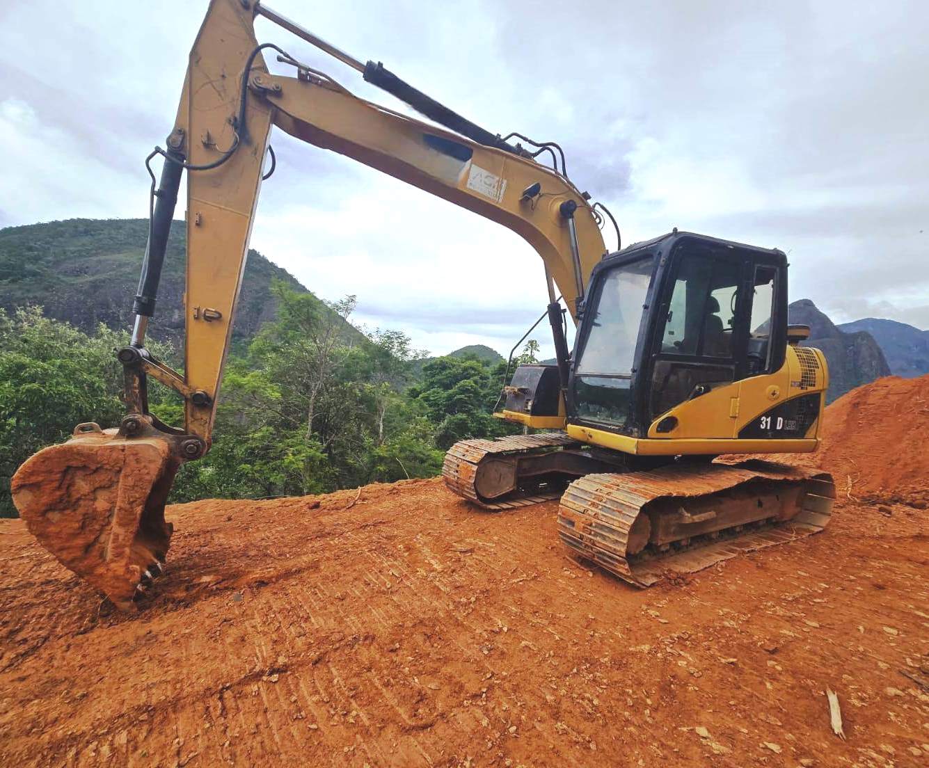 Escavadeira&nbsp;CATERPILLAR&nbsp;311D - 26A209