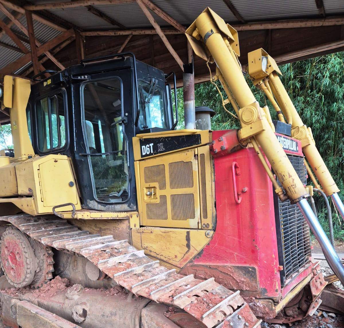 Trator Esteira&nbsp;CATERPILLAR&nbsp;D6T - 26A213