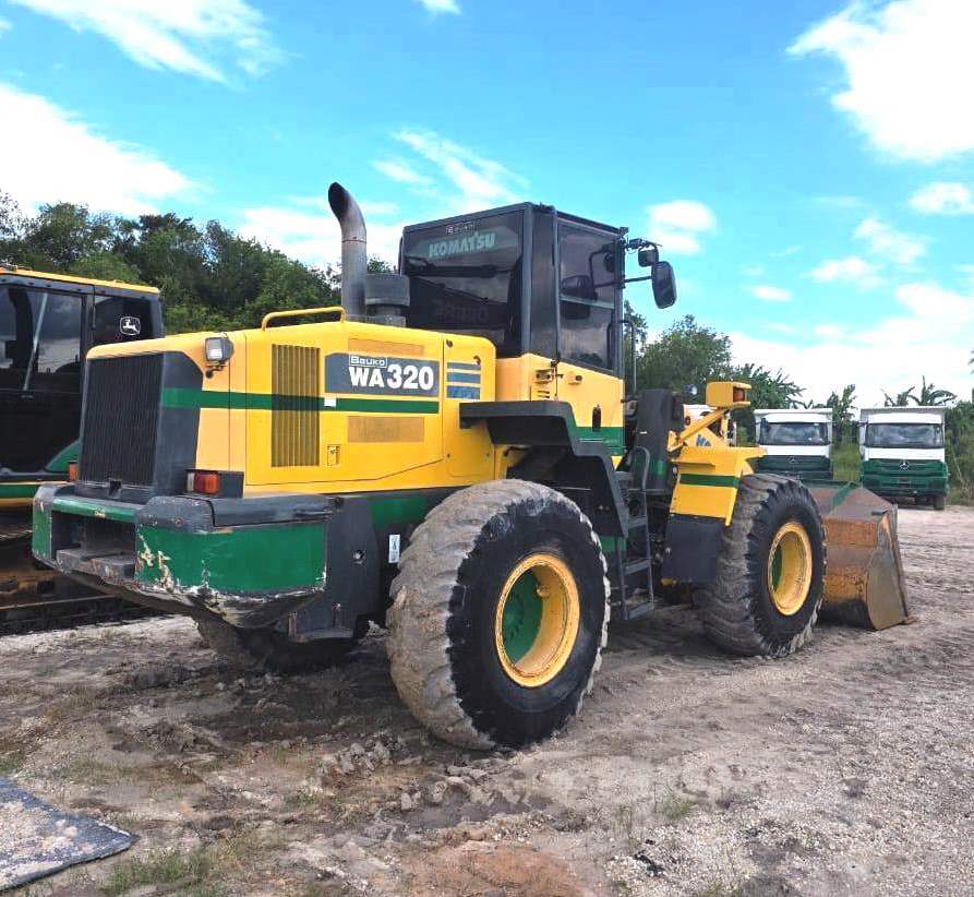 Carregadeira Pneu&nbsp;KOMATSU&nbsp;WA320 - 26A408