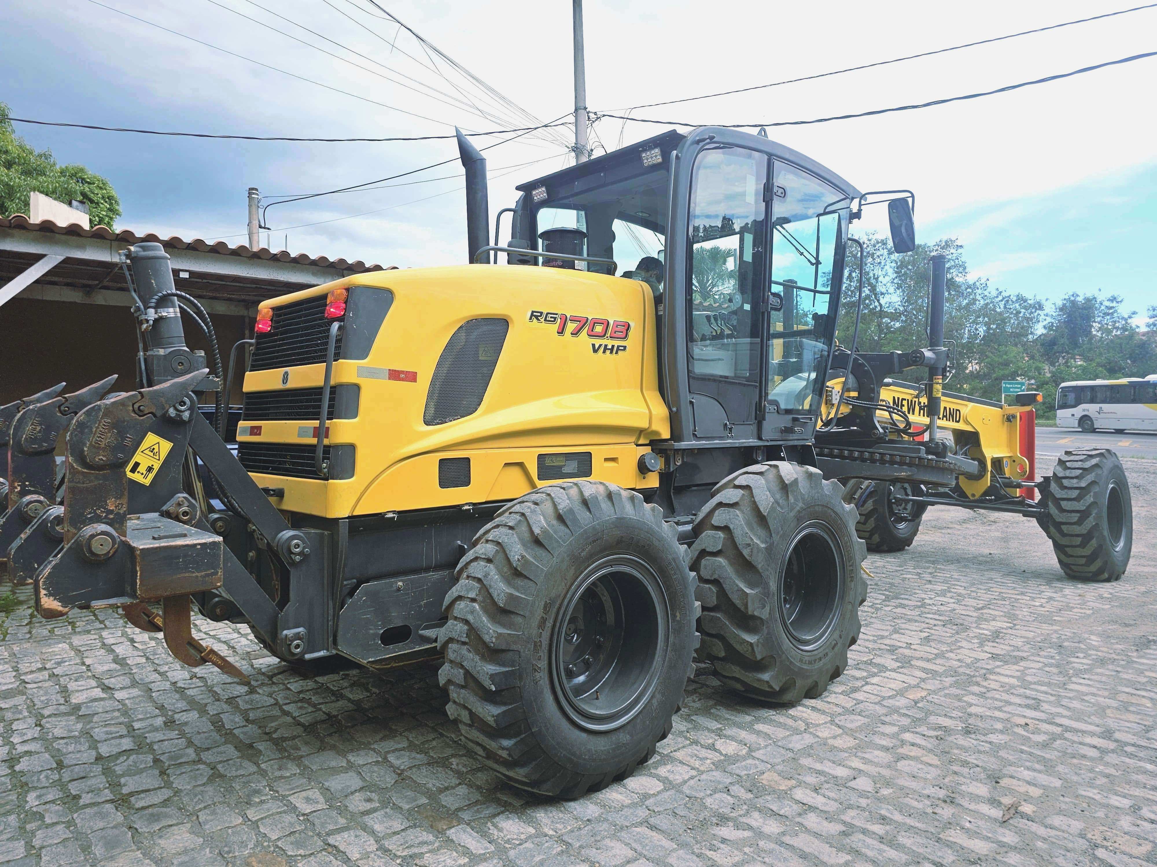Motoniveladora&nbsp;NEW HOLLAND&nbsp;RG170 - 26B104