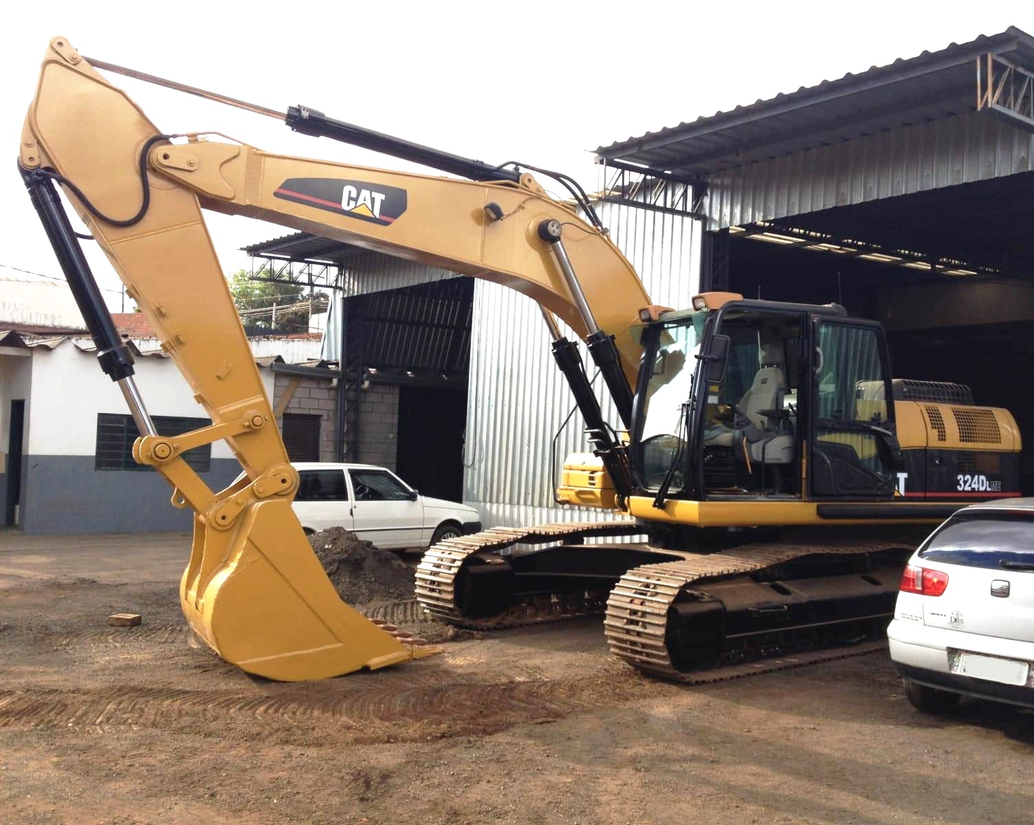 Escavadeira&nbsp;CATERPILLAR&nbsp;324D - 26B204