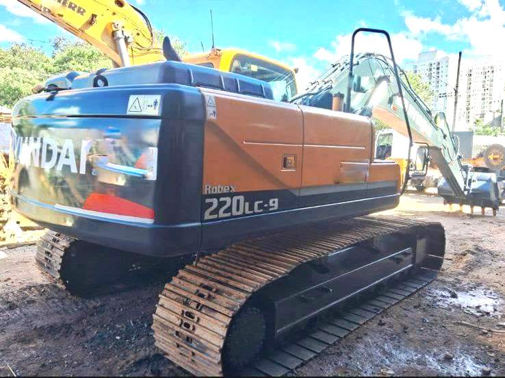 Escavadeira&nbsp;HYUNDAI&nbsp;R220 - 26B217