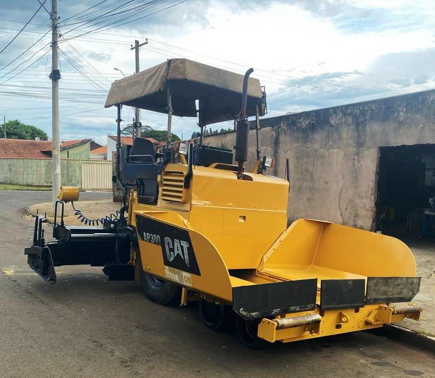Vibro Acabadora&nbsp;CATERPILLAR&nbsp;AP300 - 26B302