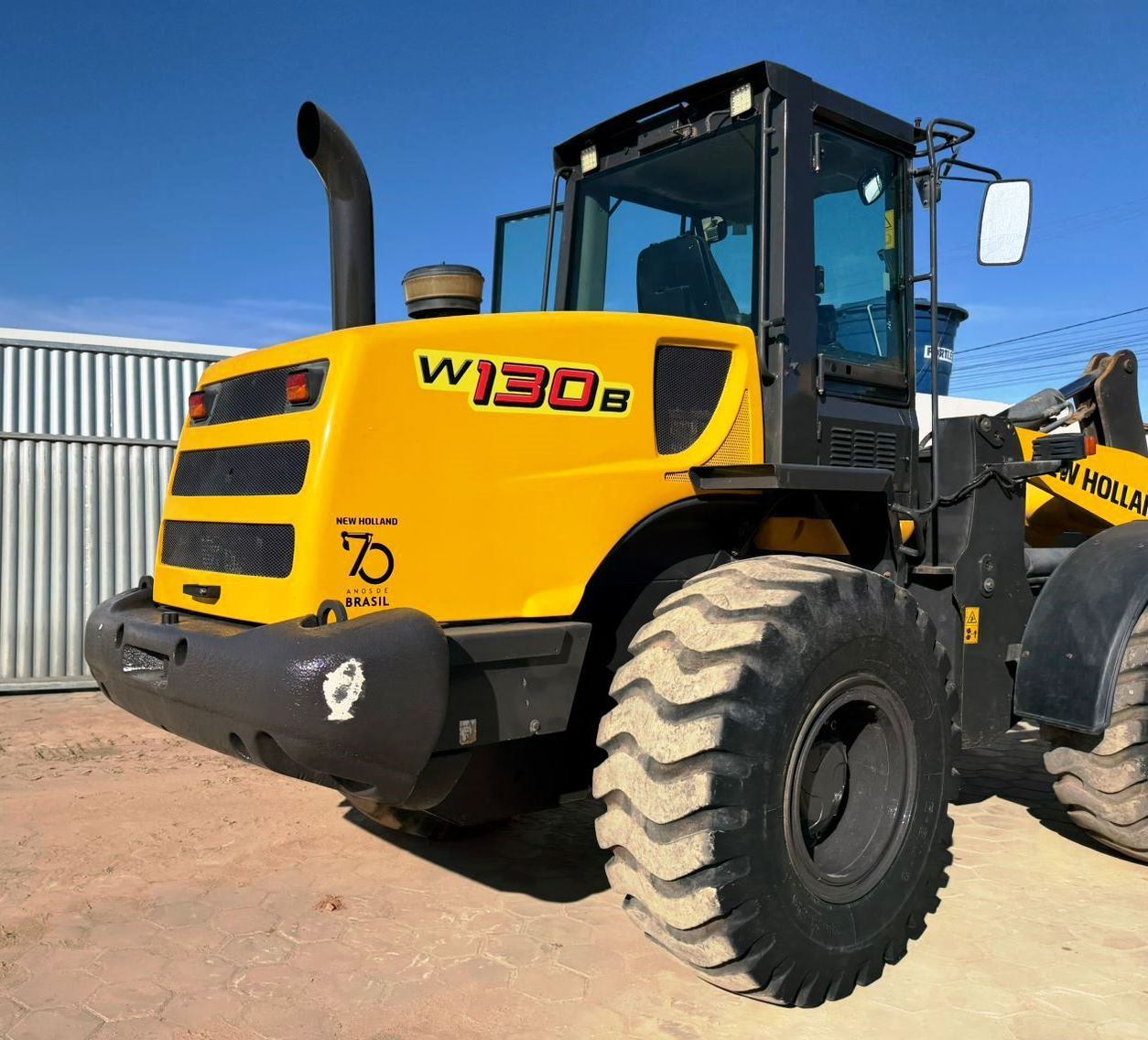 Carregadeira Pneu&nbsp;NEW HOLLAND&nbsp;W130 - 26C101