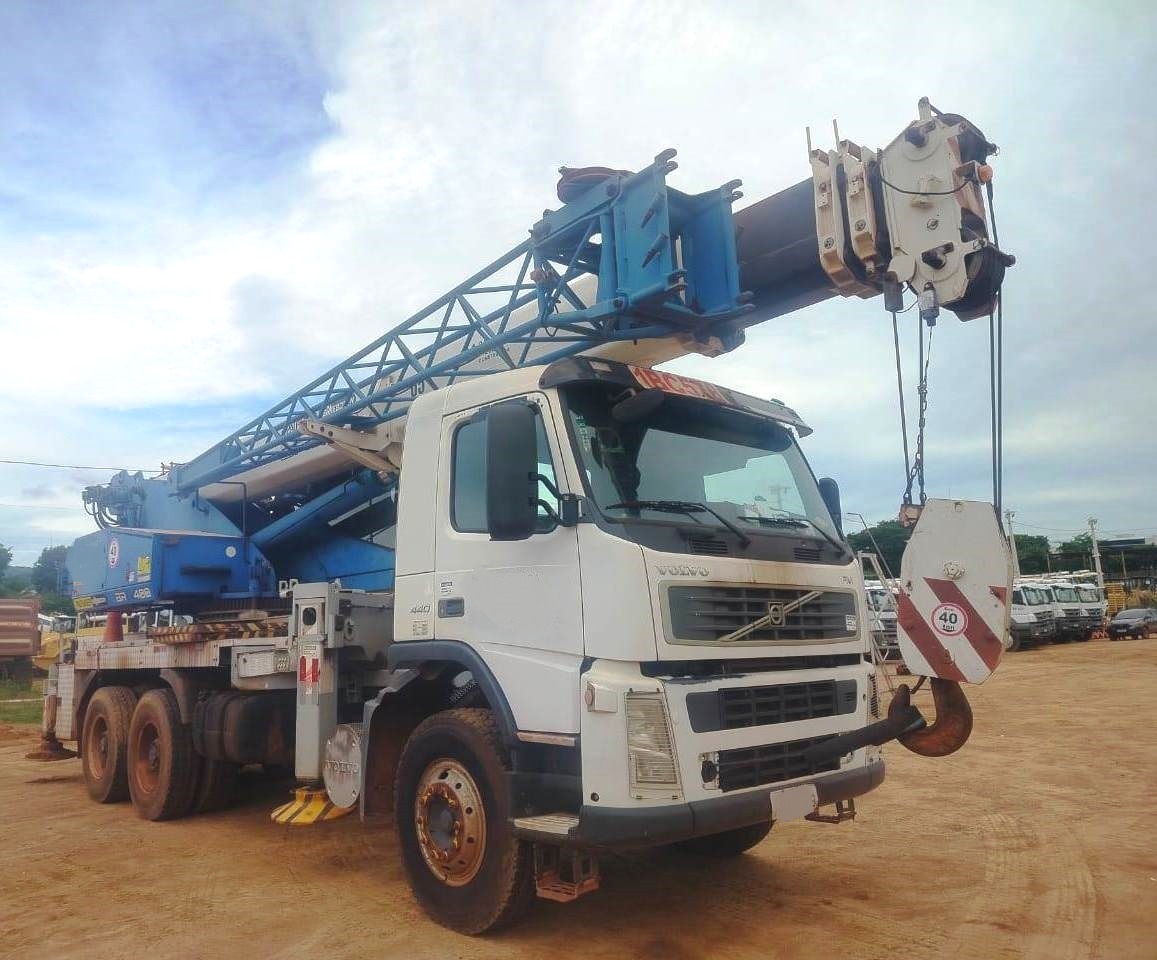 Caminhao&nbsp;VOLVO&nbsp;FM440 - 26C216