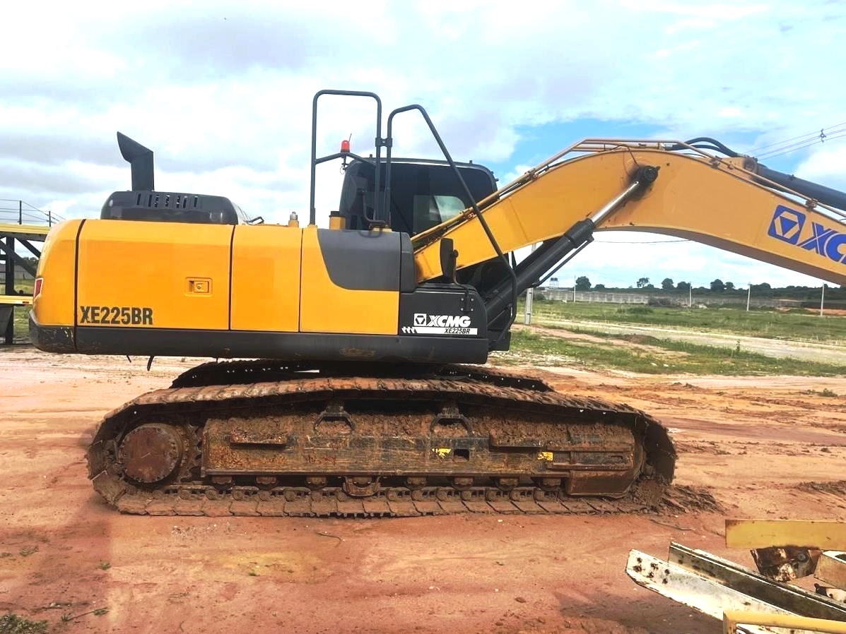 Escavadeira&nbsp;XCMG&nbsp;XE225 - 26D105
