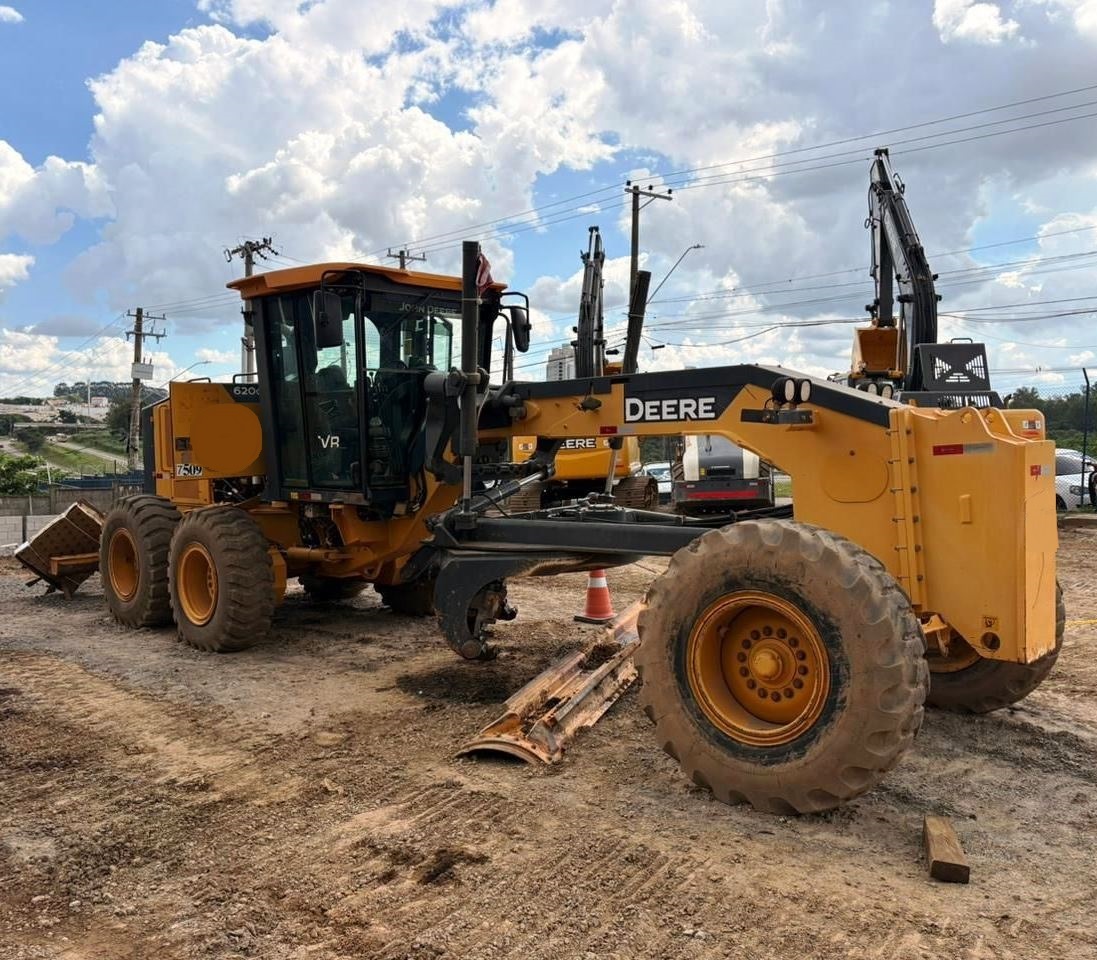 Motoniveladora&nbsp;JOHN DEERE&nbsp;620G - 26D206