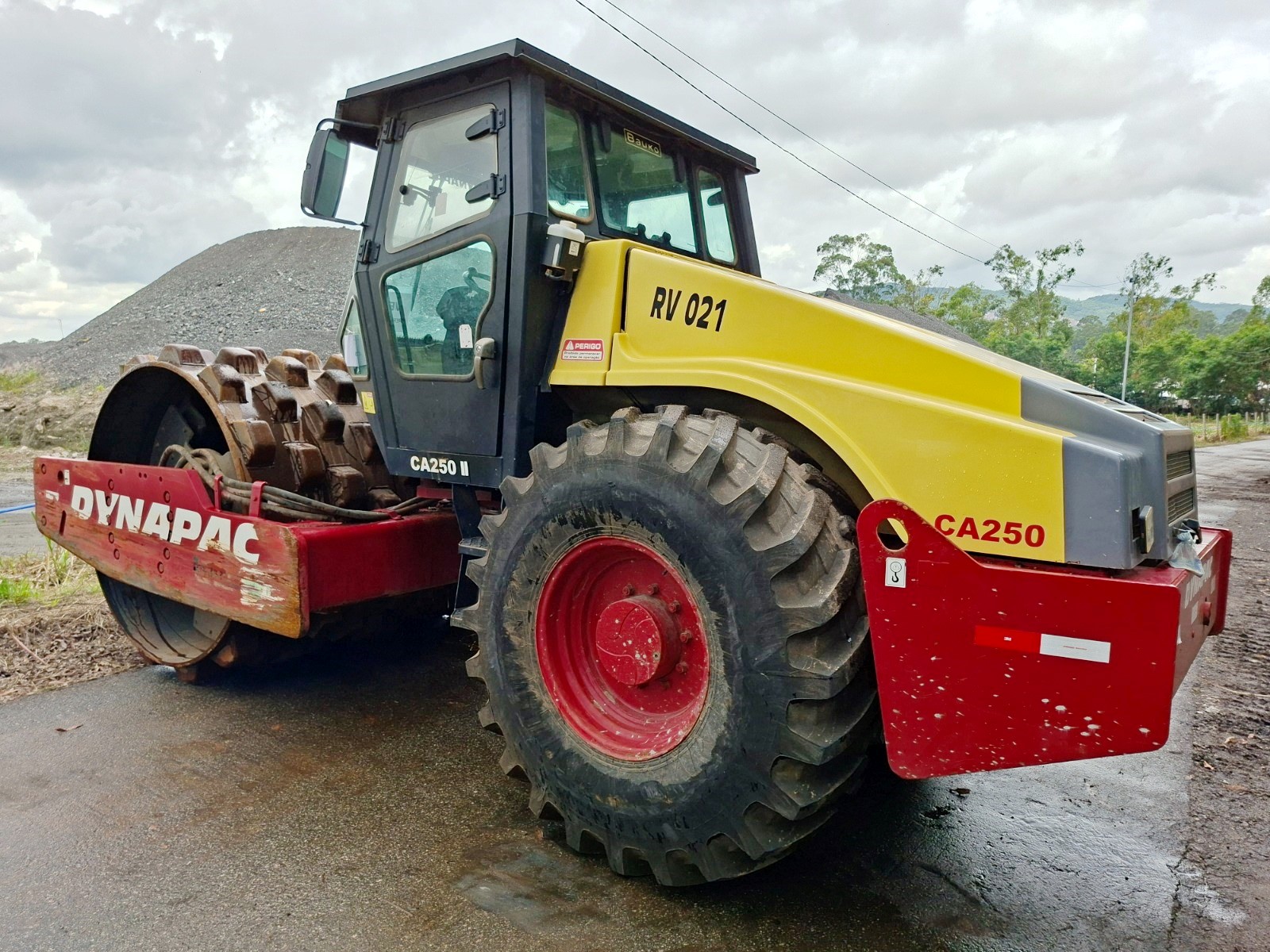 Rolo Compactador&nbsp;DYNAPAC&nbsp;CA250 - 26D305