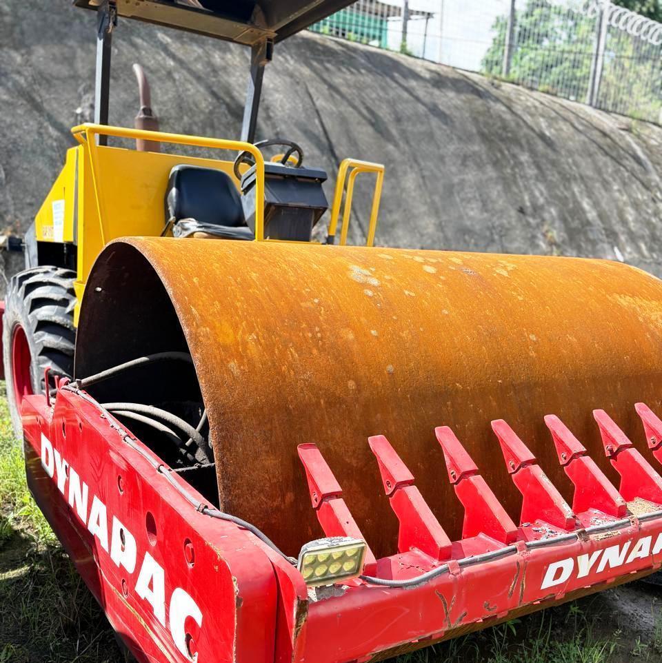 Rolo Compactador&nbsp;DYNAPAC&nbsp;CA25 - 26D308
