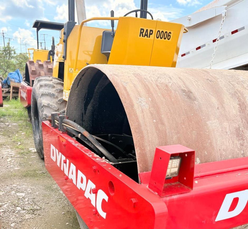 Rolo Compactador&nbsp;DYNAPAC&nbsp;CA250 - 26D311