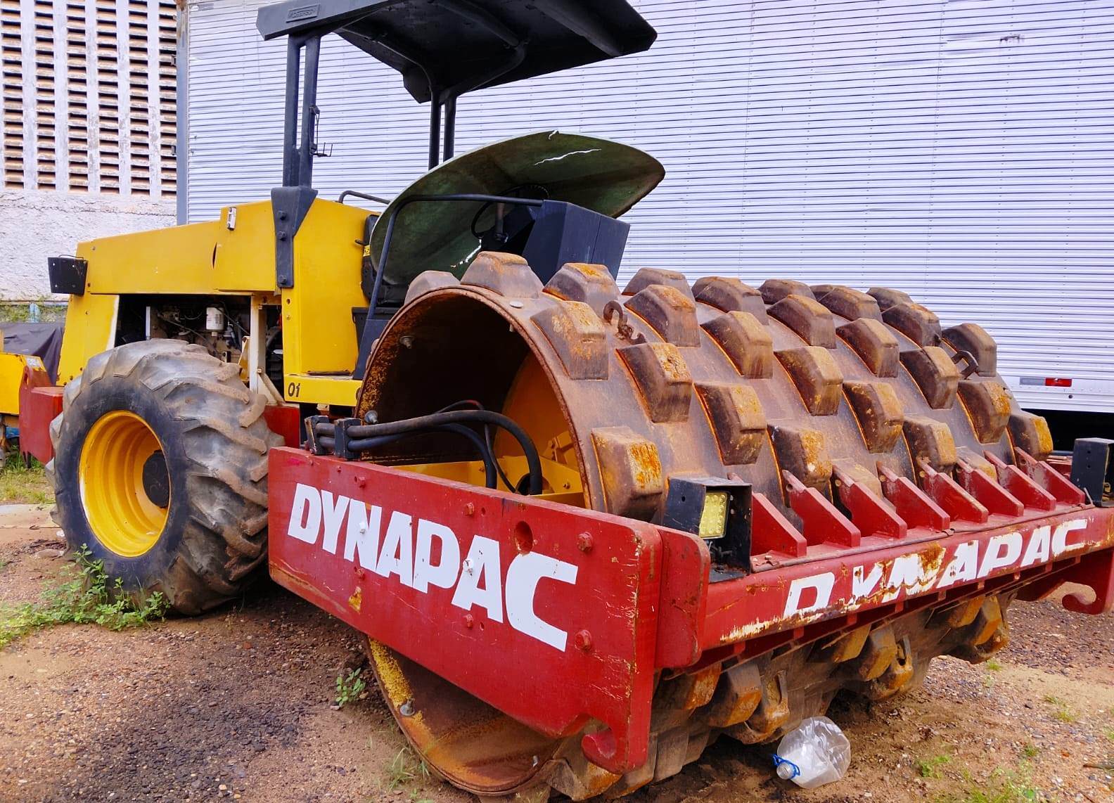 Rolo Compactador&nbsp;DYNAPAC&nbsp;CA25 - 26D317