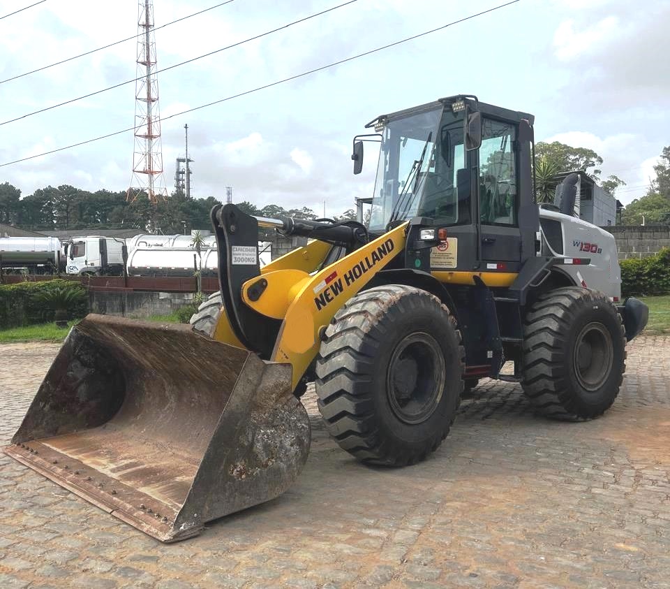 Carregadeira Pneu&nbsp;NEW HOLLAND&nbsp;W130 - 26D409