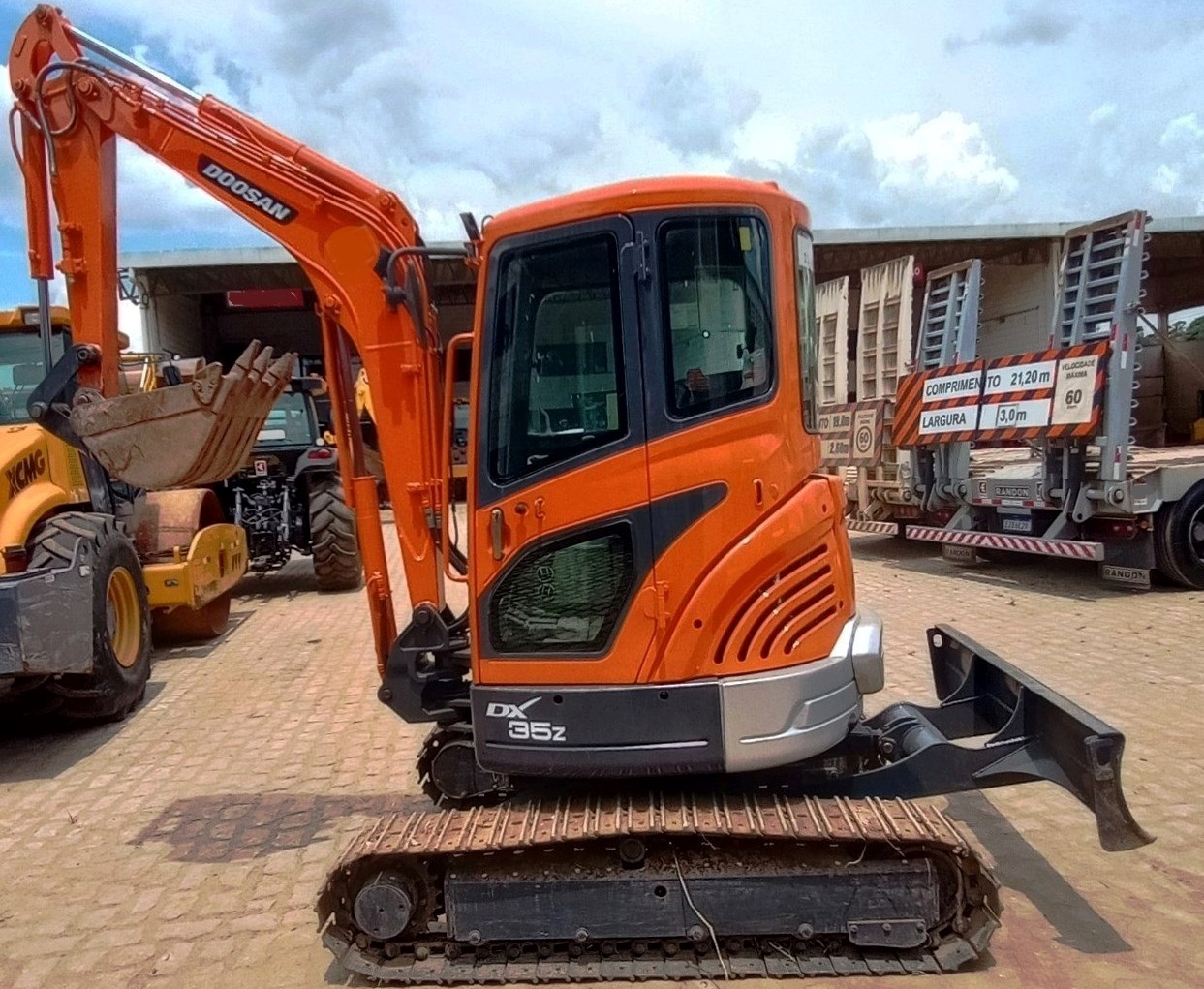 Mini Escavadeira&nbsp;DOOSAN&nbsp;DX35Z - 26D418
