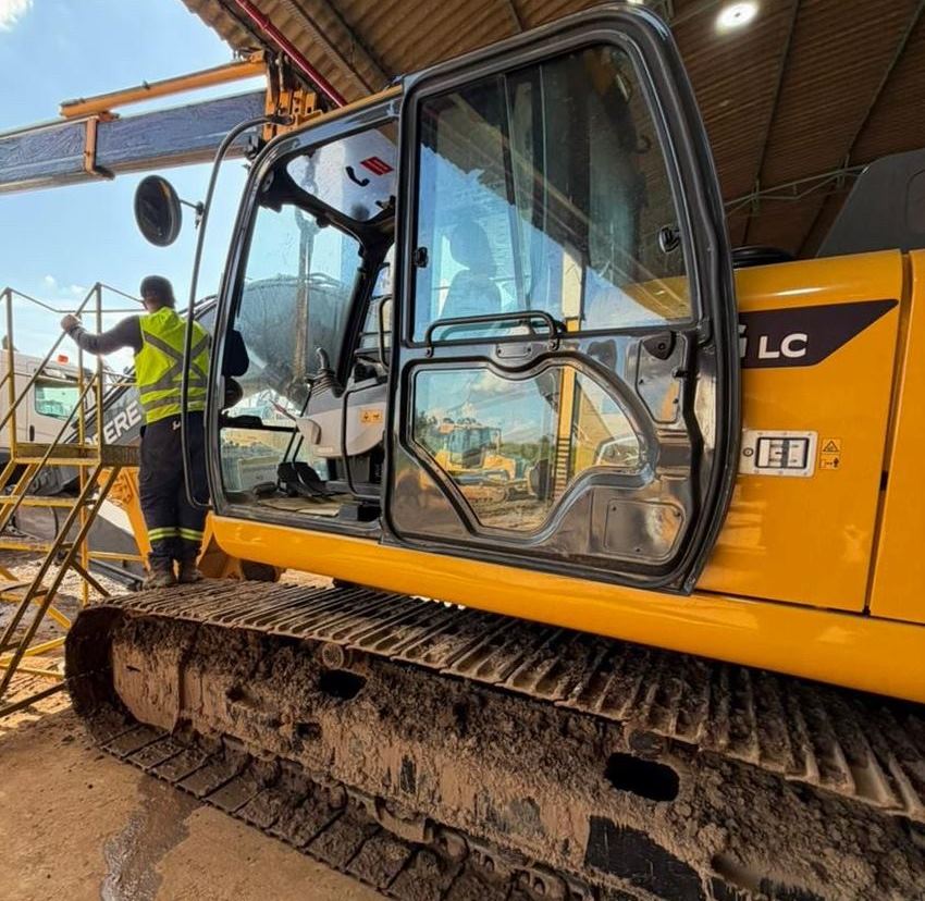 Escavadeira&nbsp;JOHN DEERE&nbsp;210G - 26D505