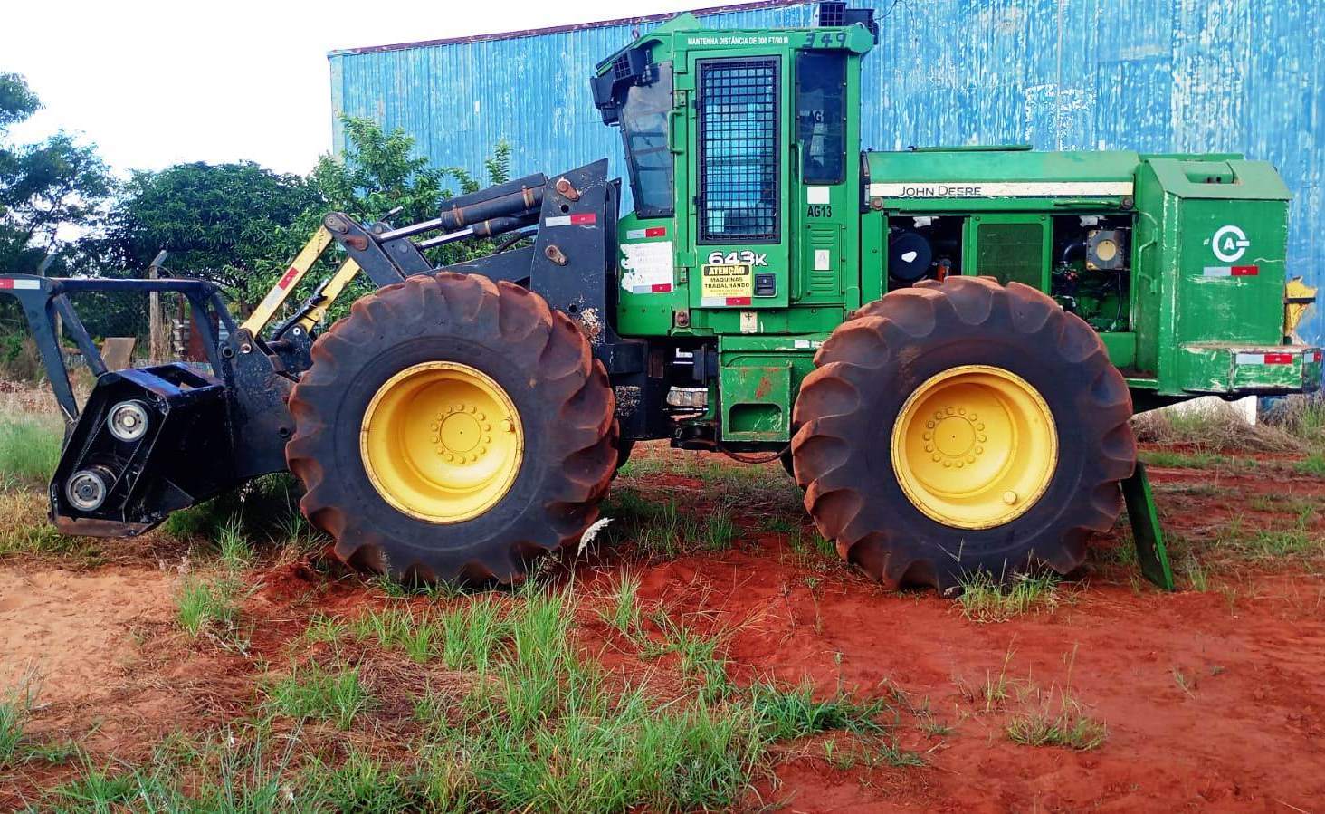 Trator Pneu&nbsp;JOHN DEERE&nbsp;643K - 26E110