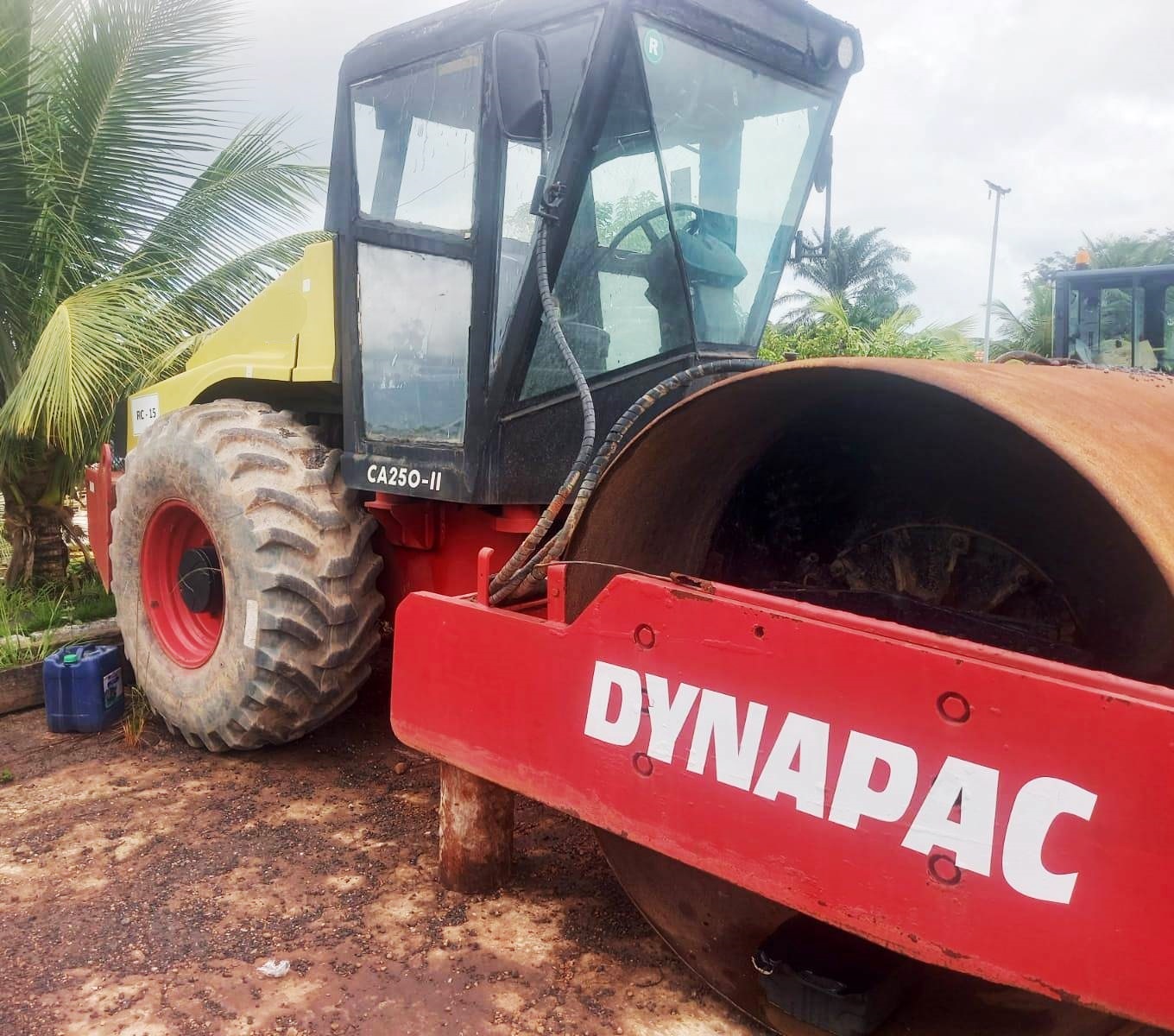 Rolo Compactador&nbsp;DYNAPAC&nbsp;CA250 - 26E208