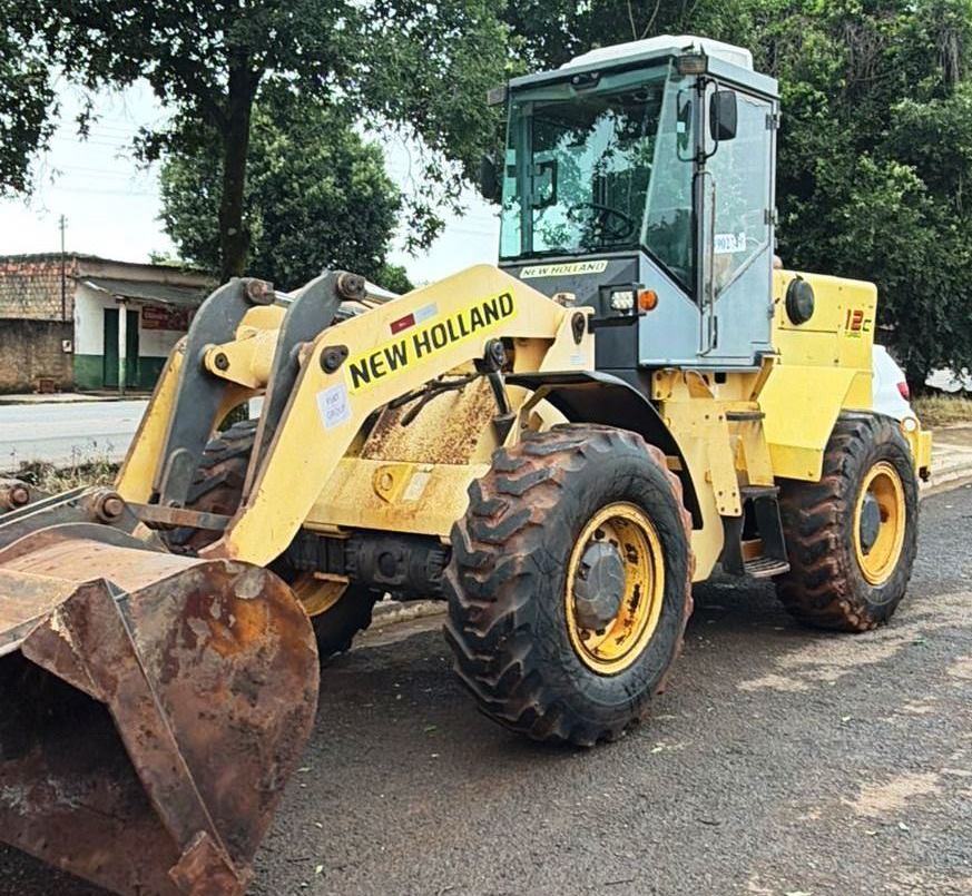 Carregadeira Pneu&nbsp;NEW HOLLAND&nbsp;12C - 26E217