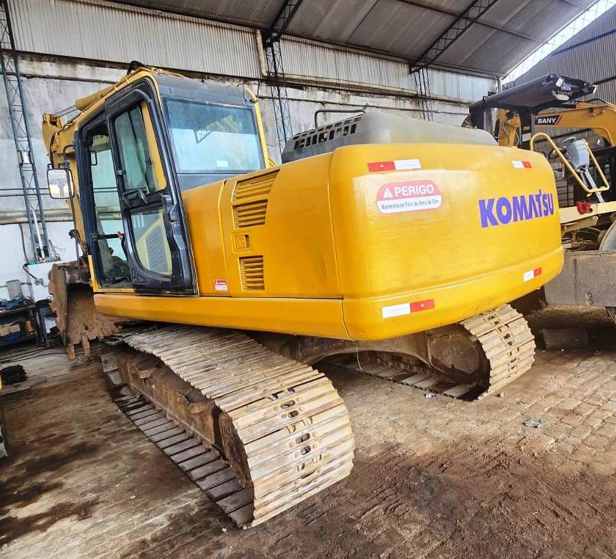 Escavadeira&nbsp;KOMATSU&nbsp;PC200 - 26E403