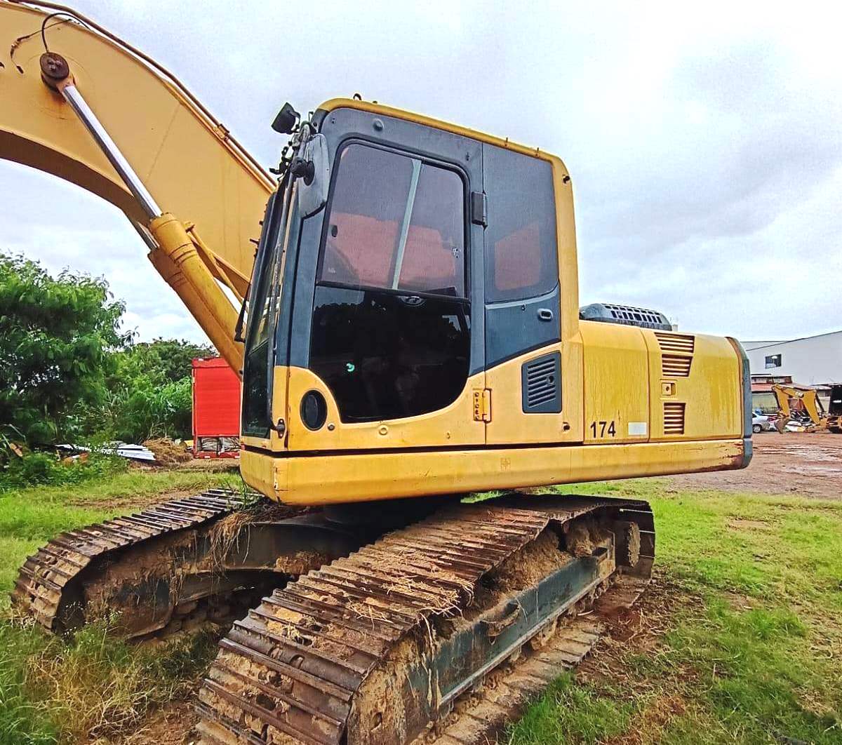 Escavadeira&nbsp;KOMATSU&nbsp;PC200 - 26F108