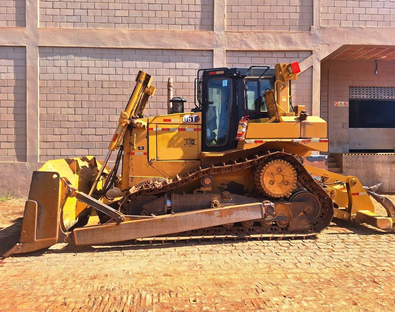 Trator Esteira&nbsp;CATERPILLAR&nbsp;D6T - 26F314