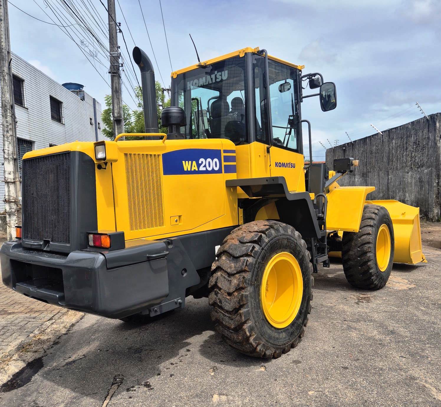 Carregadeira Pneu&nbsp;KOMATSU&nbsp;WA200 - 26F319