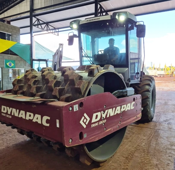 Rolo Compactador&nbsp;DYNAPAC&nbsp;CA30 - 26F420