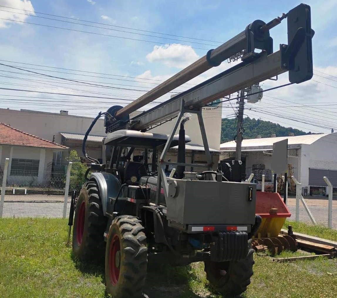 Trator Pneu&nbsp;AGRALE&nbsp;50X75 - 26G102