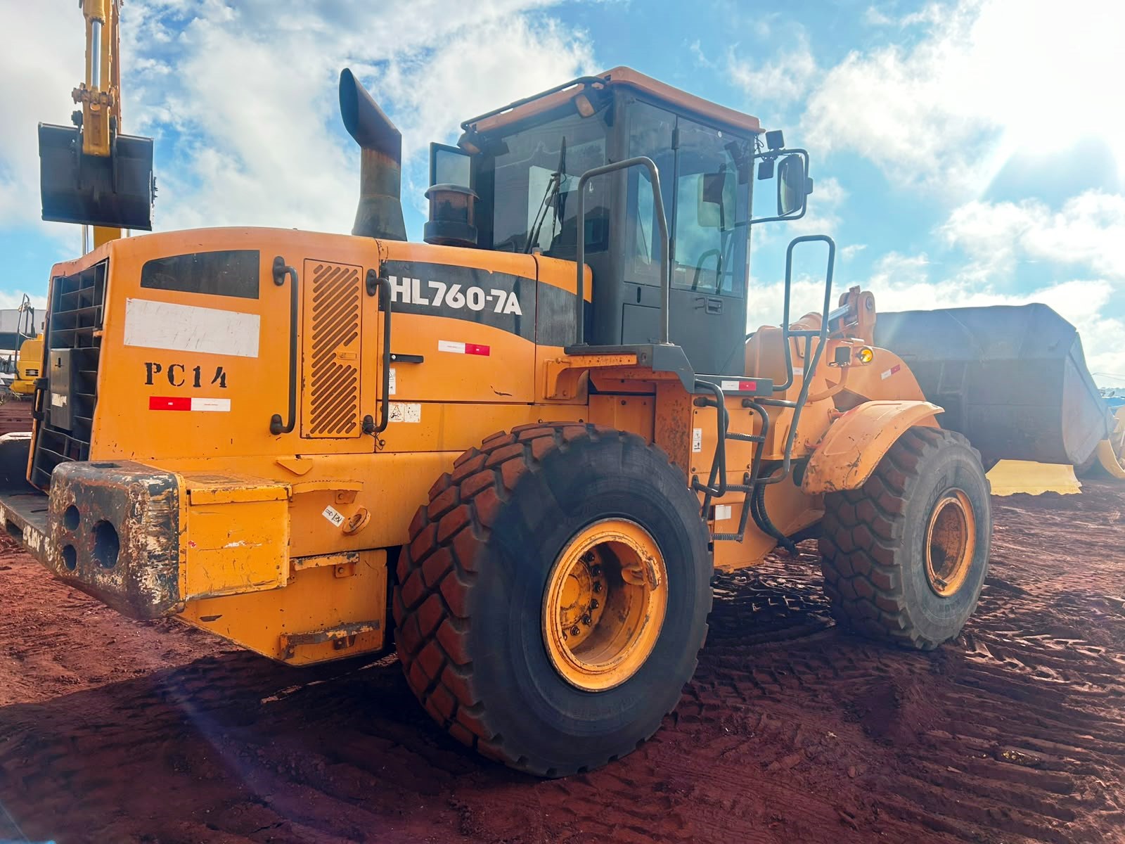 Carregadeira Pneu&nbsp;HYUNDAI&nbsp;HL760 - 26G113
