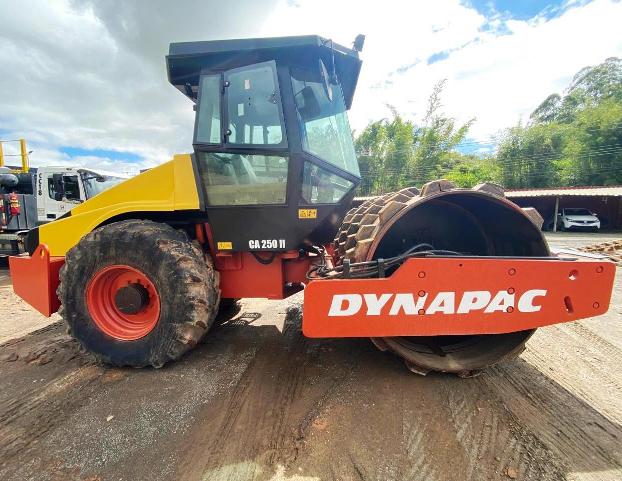 Rolo Compactador&nbsp;DYNAPAC&nbsp;CA250 - 26H406
