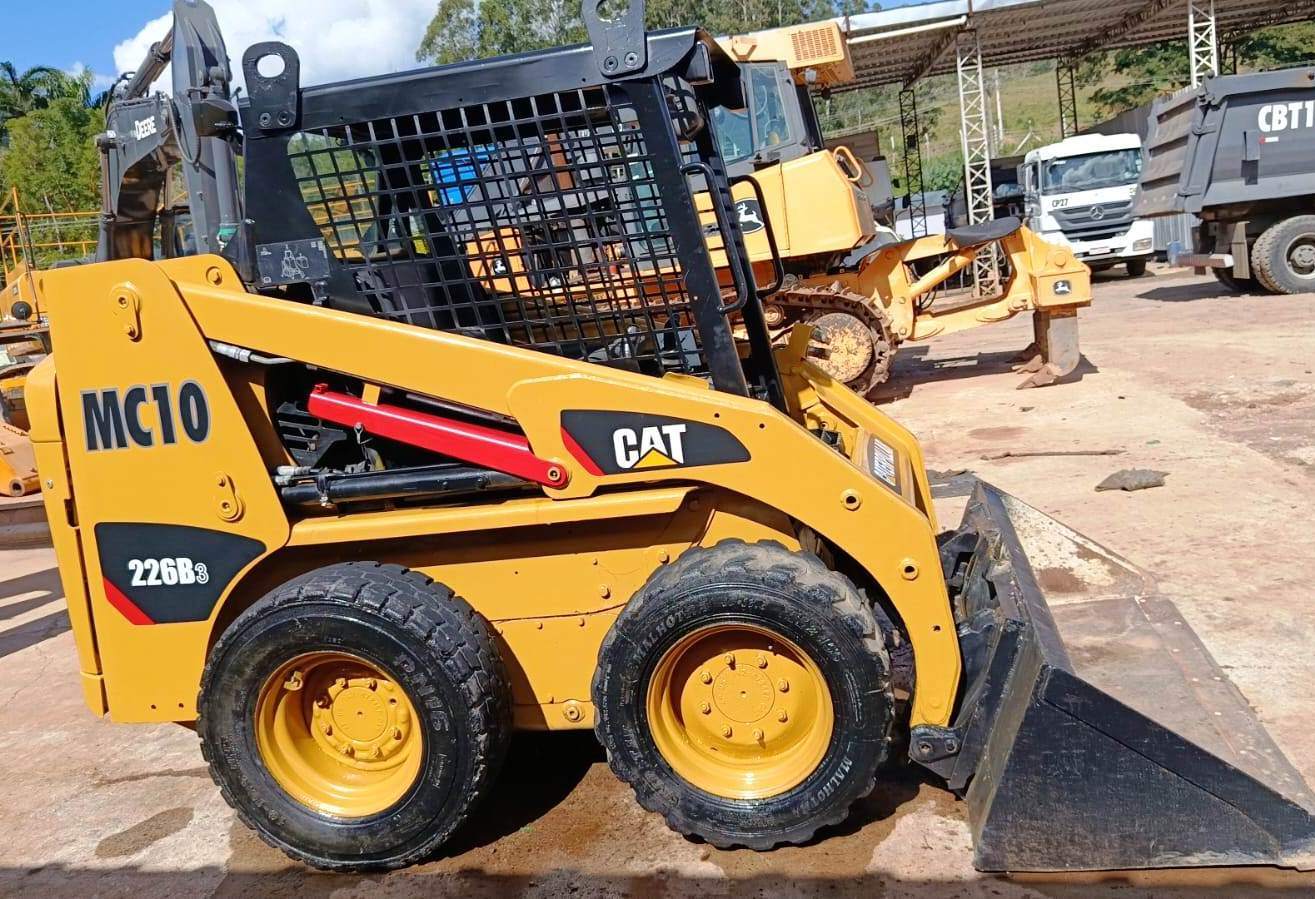 Mini Carregadeira&nbsp;CATERPILLAR&nbsp;226B - 26H408