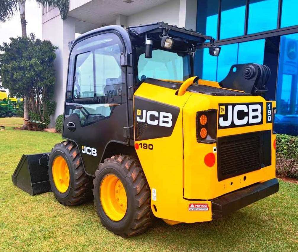 Mini Carregadeira&nbsp;JCB&nbsp;190 - 26J415