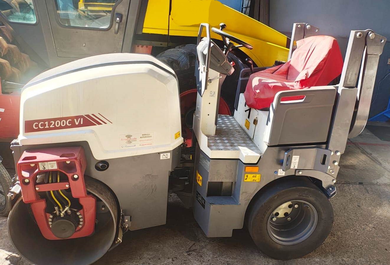 Rolo Compactador&nbsp;DYNAPAC&nbsp;CC1200 - 26J520