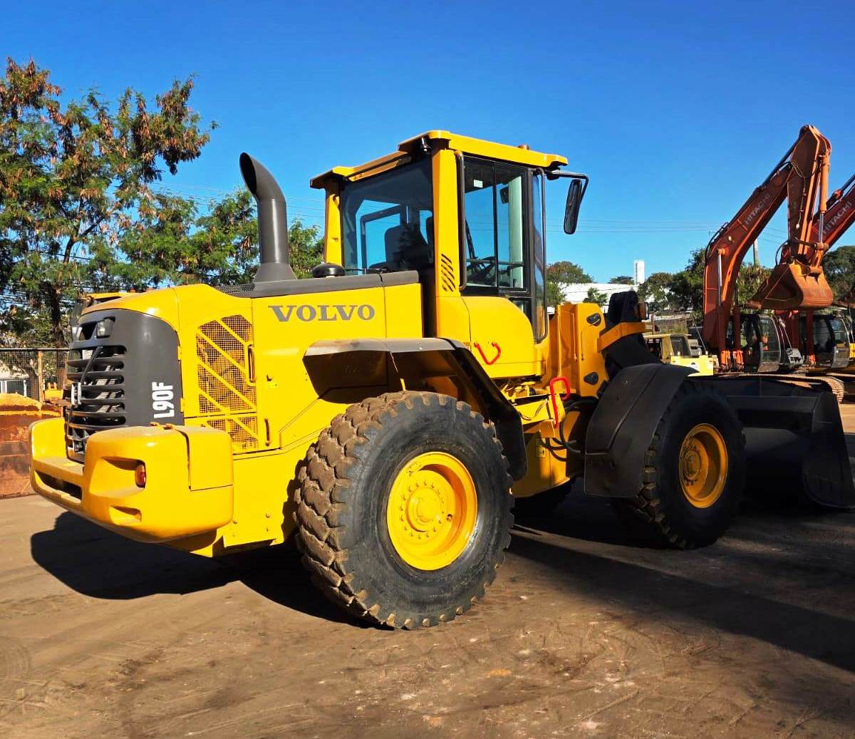 Carregadeira Pneu&nbsp;VOLVO&nbsp;L90F - 26J521